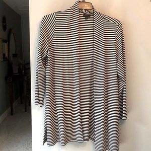 Long sleeve black & white J Jill open face long cardigan . Size petite M.